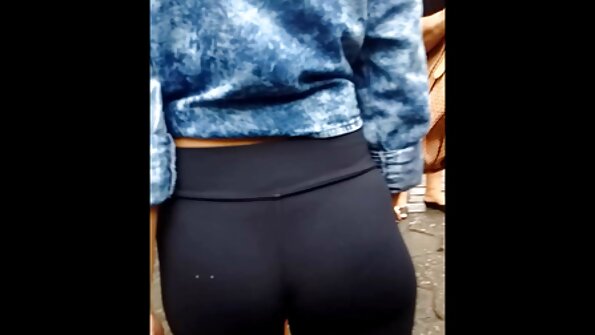 Ein hübsches Mädchen zu reife ladys nackt küssen ist nicht so einfach, du musst es noch meistern