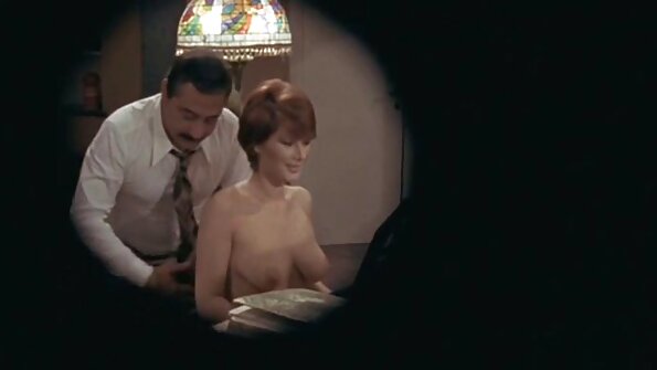 Statt bilder von älteren nackten frauen tausend Worte