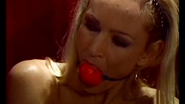 Juni Top reife frauen nackt hd See